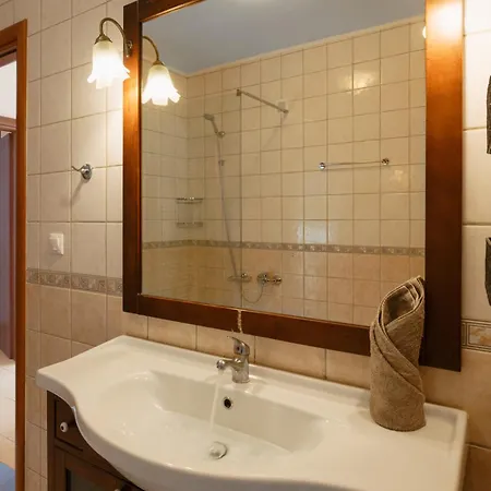 Lira Pure Serenity & Sea Views 3br